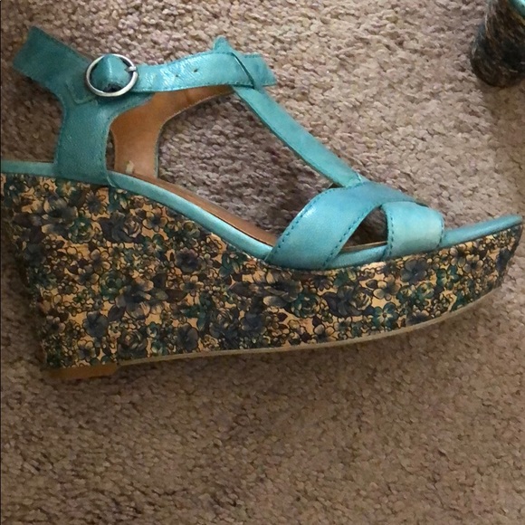Nine West floral wedges - Picture 4 of 6